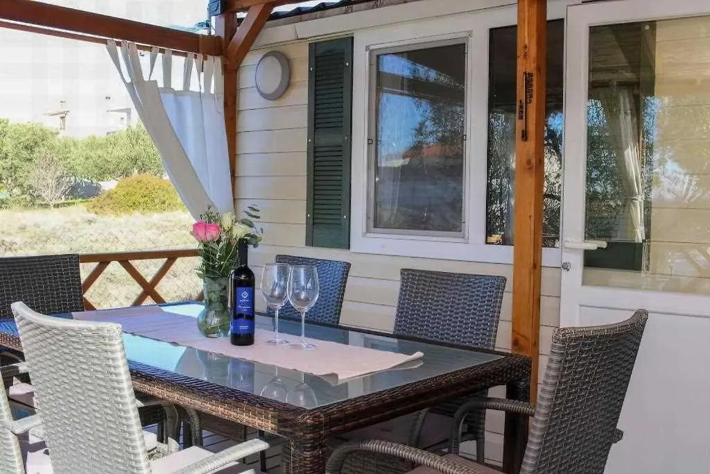 Mobile Home Olive Tree With Private Hot Tub Pakoštane 0*,  Croacia