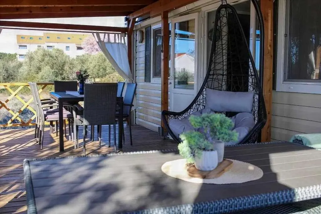 Сasa de vacaciones Mobile Home Olive Tree With Private Hot Tub Pakoštane Croacia