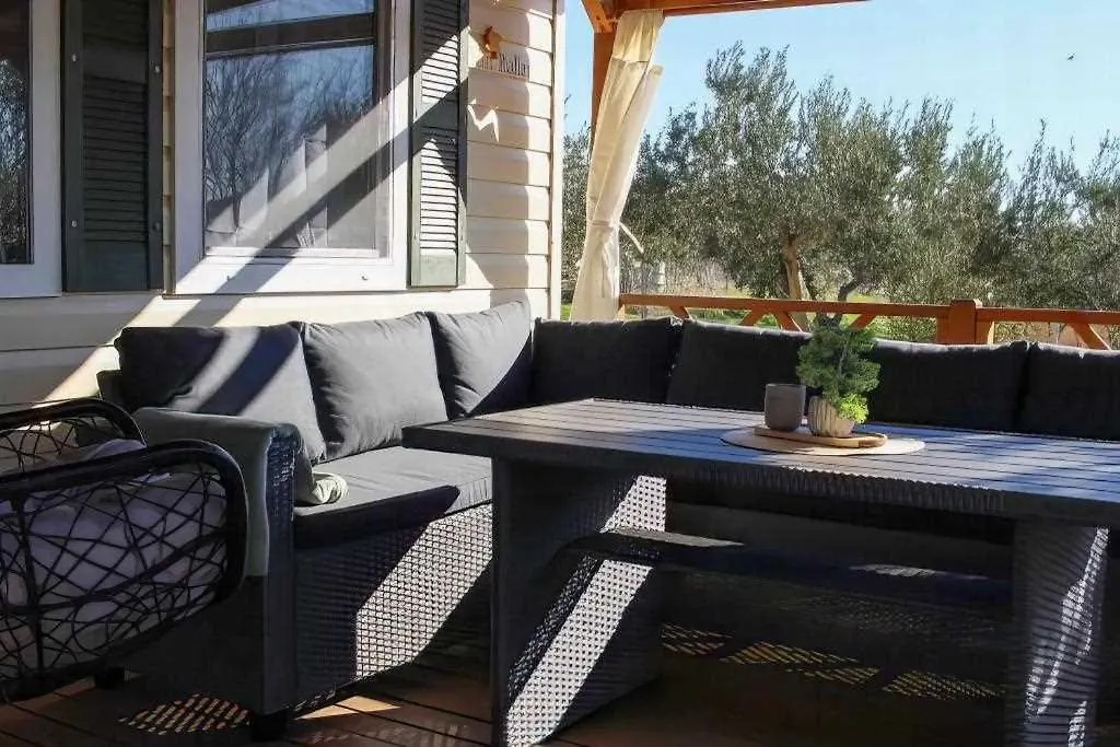 Mobile Home Olive Tree With Private Hot Tub Pakoštane